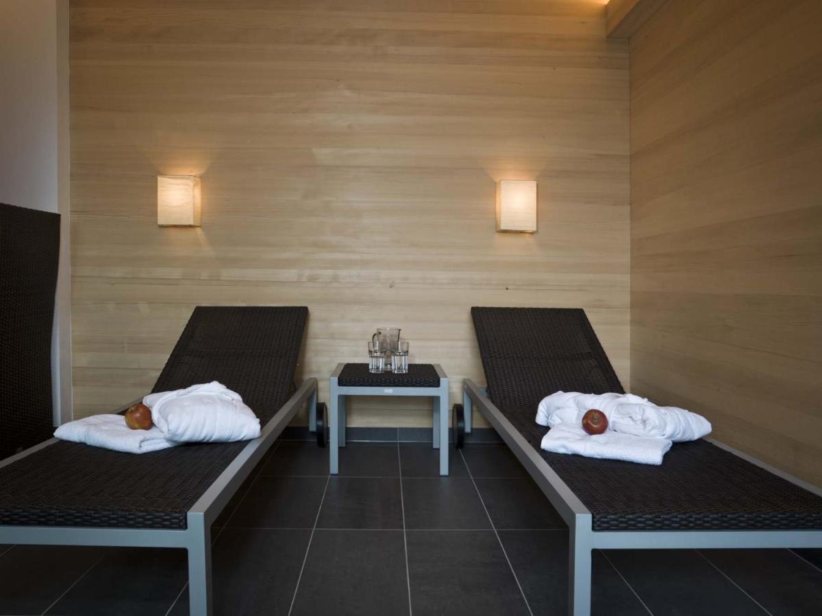 Forstgut - Premium Waldchalets Und Lodge Suiten 雷根 外观 照片