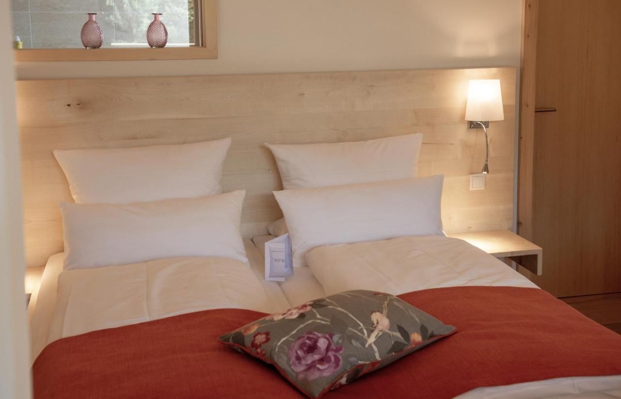 Forstgut - Premium Waldchalets Und Lodge Suiten 雷根 外观 照片