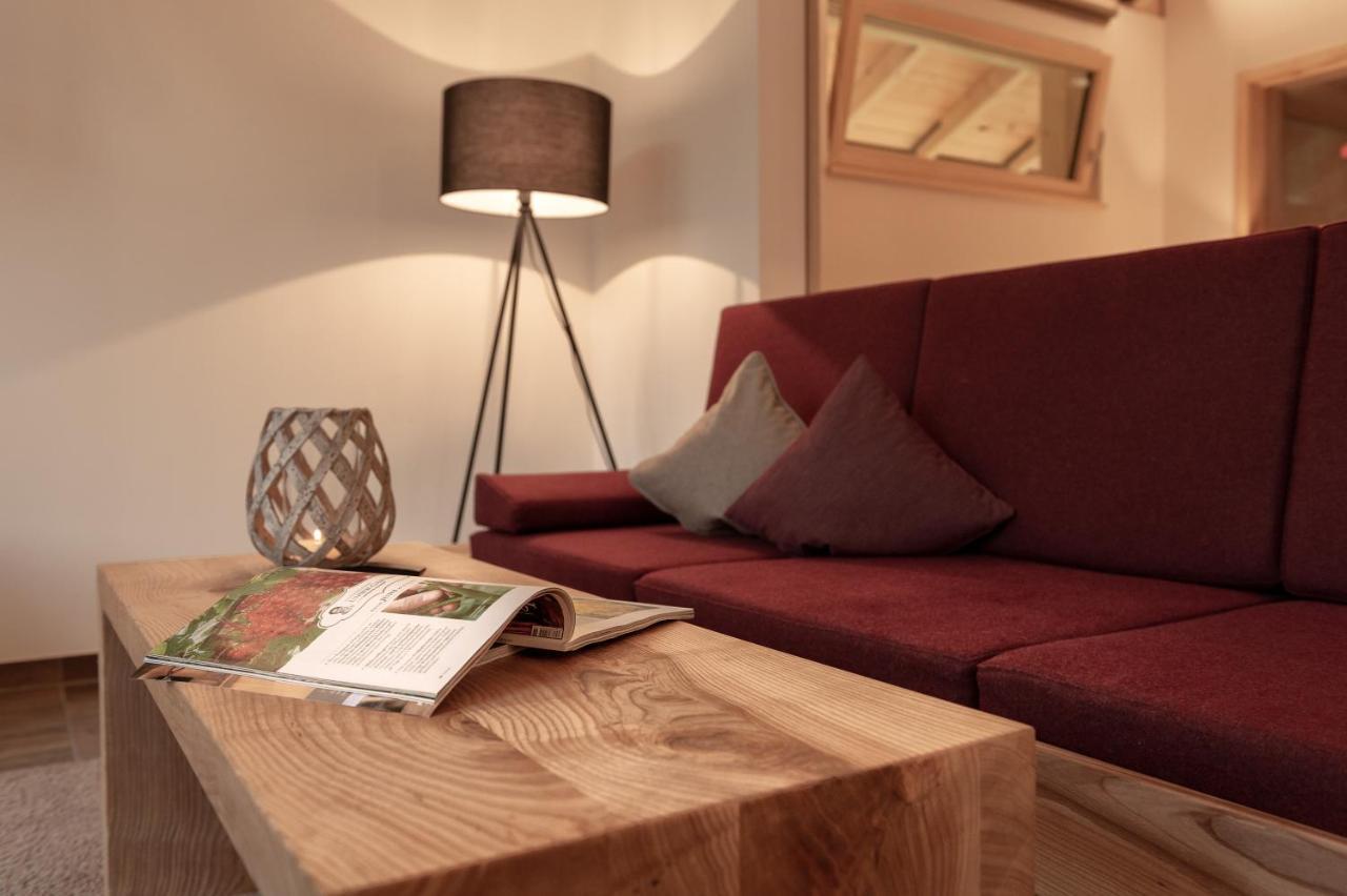 Forstgut - Premium Waldchalets Und Lodge Suiten 雷根 外观 照片
