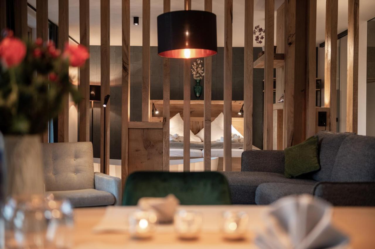 Forstgut - Premium Waldchalets Und Lodge Suiten 雷根 外观 照片