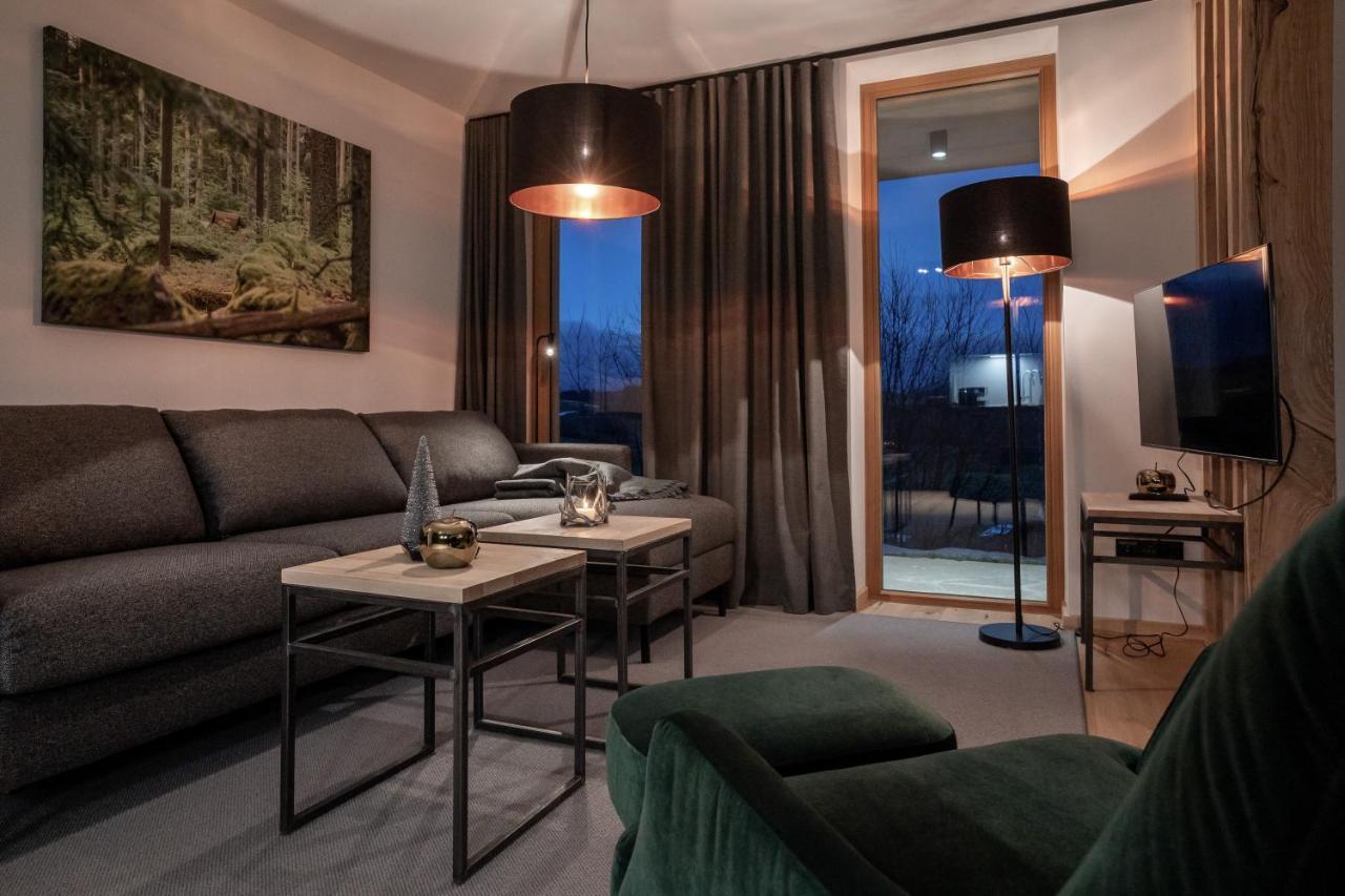 Forstgut - Premium Waldchalets Und Lodge Suiten 雷根 外观 照片