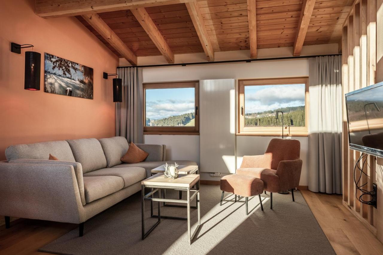 Forstgut - Premium Waldchalets Und Lodge Suiten 雷根 外观 照片