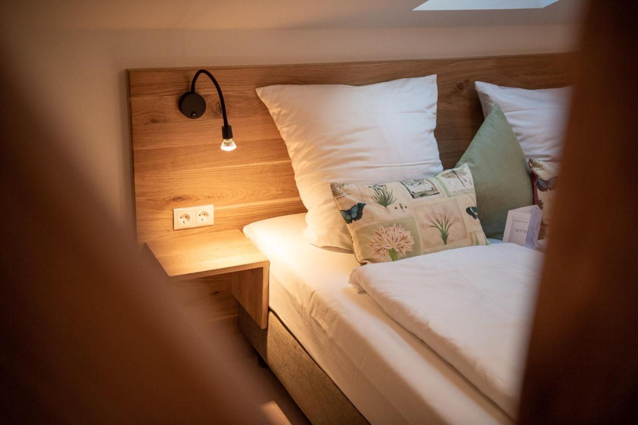 Forstgut - Premium Waldchalets Und Lodge Suiten 雷根 外观 照片