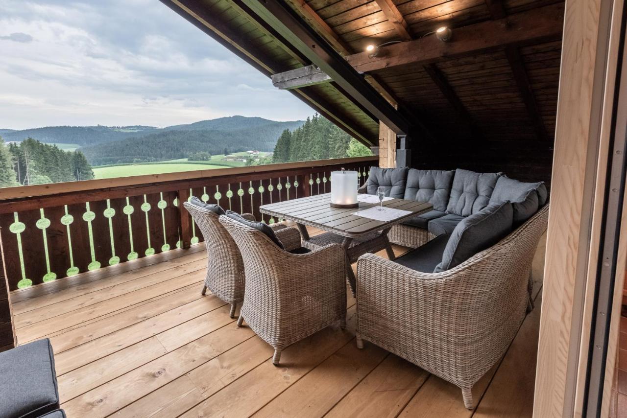 Forstgut - Premium Waldchalets Und Lodge Suiten 雷根 外观 照片