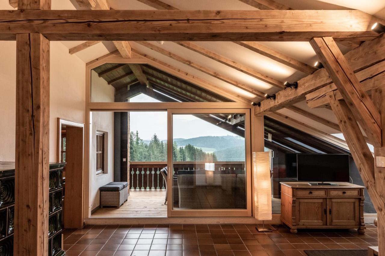 Forstgut - Premium Waldchalets Und Lodge Suiten 雷根 外观 照片