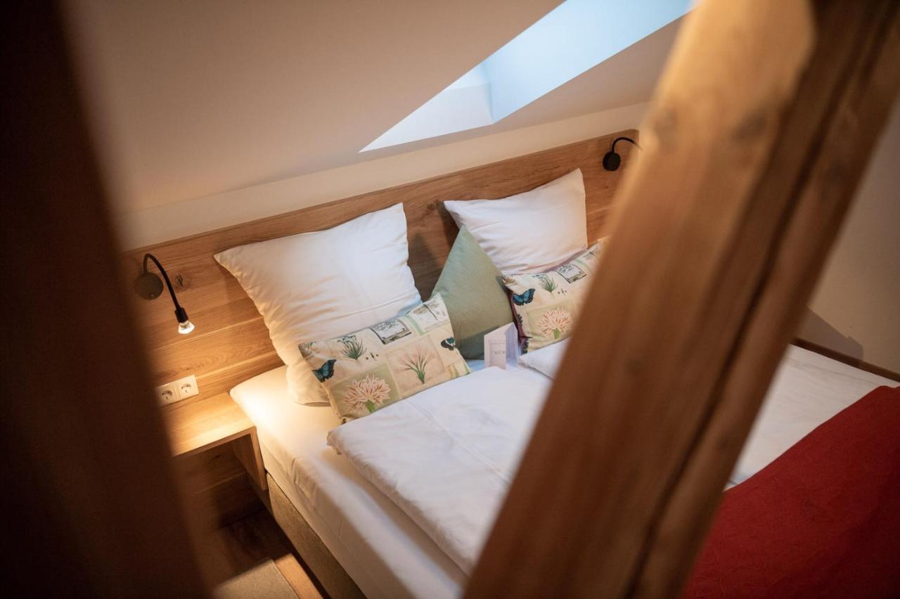 Forstgut - Premium Waldchalets Und Lodge Suiten 雷根 外观 照片